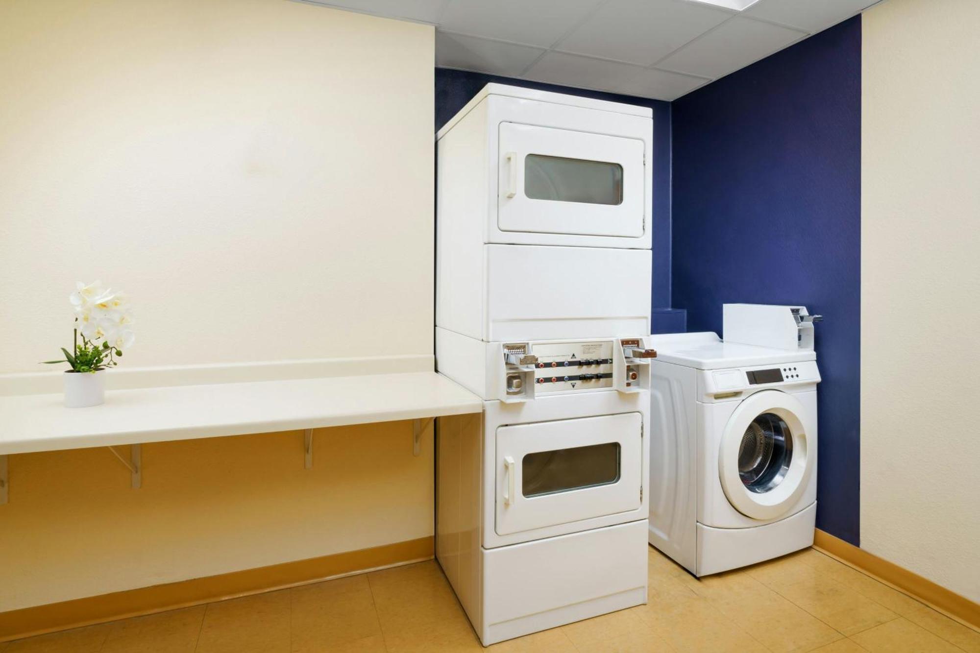 Fairfield By Marriott Inn & Suites Las Vegas Stadium Area מראה חיצוני תמונה